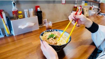 夜の利用が1割→４割超へ。八重山そばは“〆”から“夜の