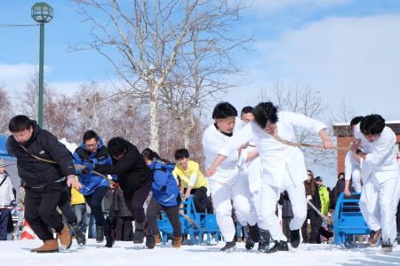 [第36回IWAMIZAWAドカ雪まつり］豪雪岩見沢において、