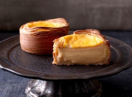 フランスの伝統的な焼き菓子「フラン」がジョエル・ロ