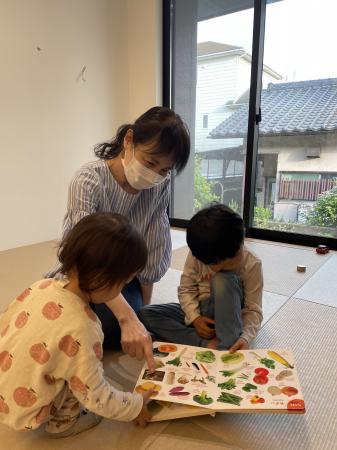 50代・60代のセカンドキャリア―　人生の軌跡が、子育