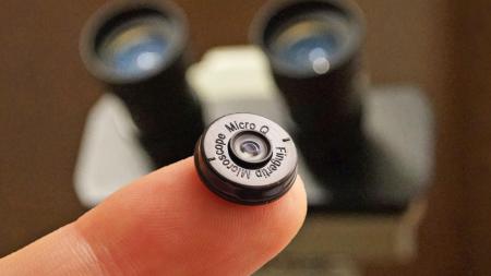 顕微鏡分野に激震！？スマホで光学倍率250倍の「utf-8