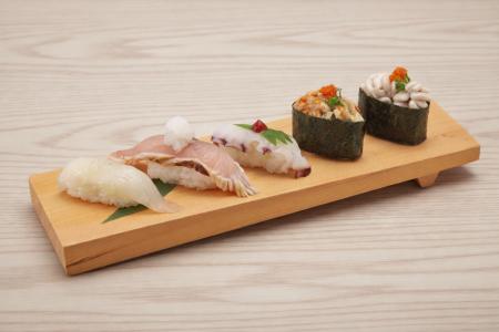 回転寿司力丸　1日20皿限定の匠の一皿を含め、北utf-8