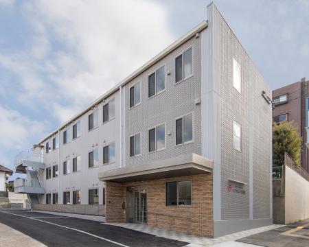 【日本初】転倒骨折リスクを低減する衝撃緩衝フロア・ 【日本初】転倒骨折リスクを低減する衝撃緩衝フロア・