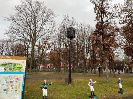 北海道・ノーザンホースパークに多機能ポール「みらい