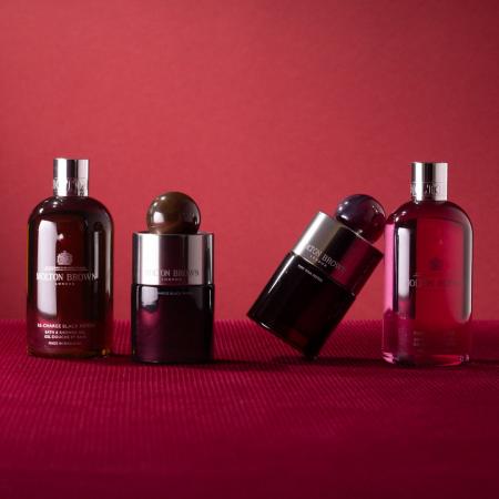 モルトンブラウン、バレンタインに向けてフラワーアレ