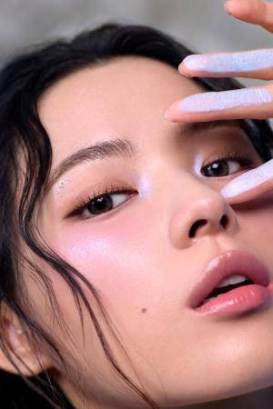 3CEから、ひと塗りでパッと華やかな目元が叶うなめら