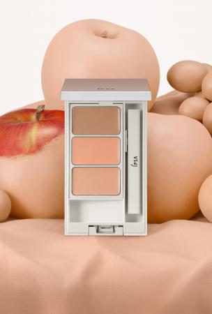 独自の色調設計により、どんな色ムラも素肌と同化させ