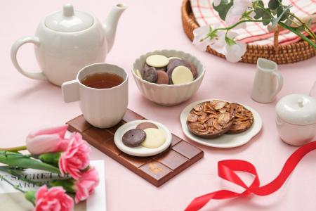 遊び心満載の「板チョコ型トレー」付きご褒美おやつ『