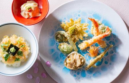 桃の節句を華やかに祝う洋食、和食、天麩羅の特別メニ