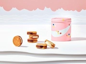 大人気スイーツブランドから「バレンタイン缶」が登場