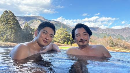 仮面ライダー龍騎で共演した小田井涼平、松田悟志が運