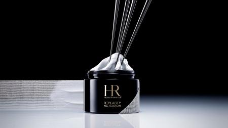 【ヘレナ ルビンスタイン】No.1*¹リプラスティライン