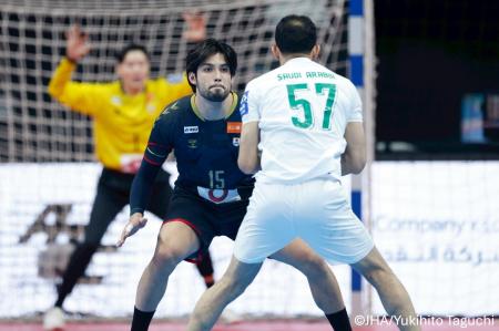 ハンドボール男子日本代表 部井久アダム勇樹選手が国