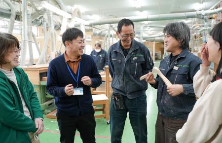 【創業80年】ハンガー職人に学び、体験する。木製ハン
