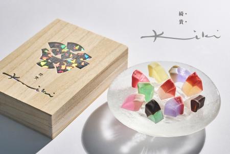 きらりと輝く寒天菓子とチョコレートの新しい出utf-8