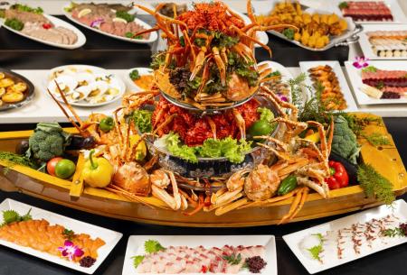 札幌のホテルで、紅ズワイガニや花咲ガニなどの海鮮や 札幌のホテルで、紅ズワイガニや花咲ガニなどの海鮮や