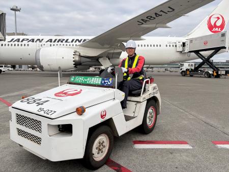 本邦初、「外国免許特認」第一号が成田国際空港で誕生