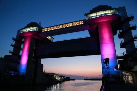 沼津港大型展望水門「びゅうお」が「日本夜景遺産」に