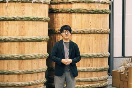 北海道東川町の自然に抱かれた丹丘蒸留所で、クラフト