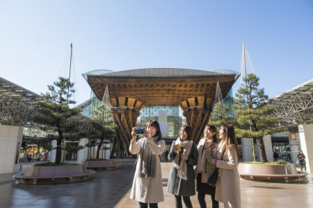 デジタル全盛の今、あえて“現像するまで見られない”旅