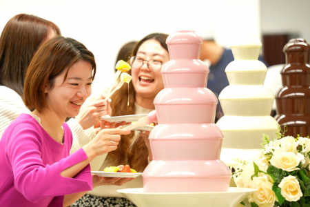 もう「義理チョコ」で悩まない。職場のバレンタインを