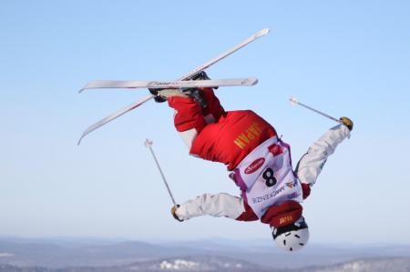 多摩大学 卒業生で、多摩大学スキークラブ所属のutf-8