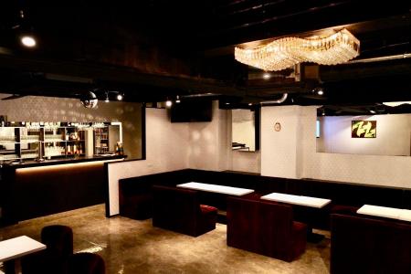 渋谷・奥渋に、エリア最大規模40名超収容のカラオケバ