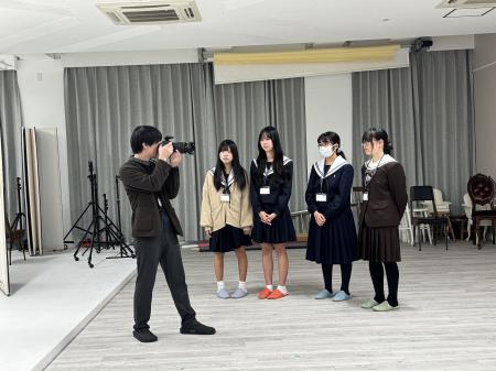 株式会社タートルが、春日井高校写真部に写真講座を実 株式会社タートルが、春日井高校写真部に写真講座を実