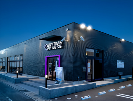 エニタイムフィットネス×アンダーアーマー2年ぶりのタ