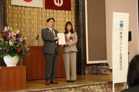 100年以上缶をつくり続けてきた老舗缶メーカーの側島