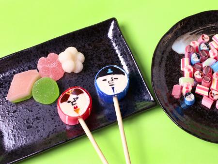 “シュール”な表情のお内裏様とお雛様？　遊び心があふ