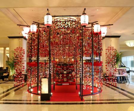 【日本三大つるし飾りと共演】1万個の飾りがゆれる「