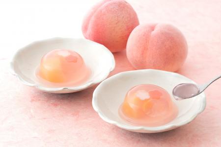 桃の花咲く春の味。国産白桃×吉野本葛のなめらか葛ゼ