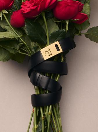 【FERRAGAMO】バレンタインデーを祝福するキャンペー