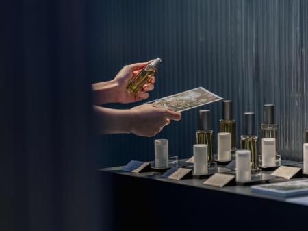 日本最古の公立植物園「京都府立植物園」にて、THREE