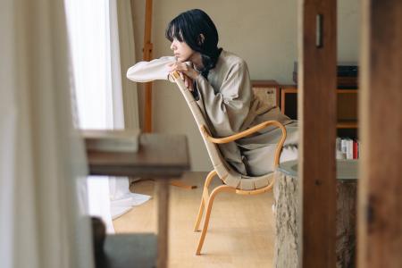 宿の美意識を完成させる一着を。「Nemaki」が、対話か 宿の美意識を完成させる一着を。「Nemaki」が、対話か