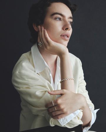 【LAH】しっとりとした着け心地が魅力、ハンドメイド