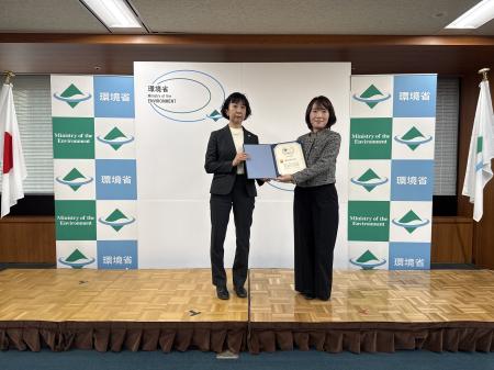 LIXILの循環型素材「revia」が環境省主催「プラutf-8