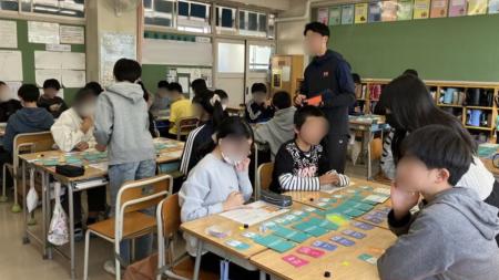 「人生の練習」ができる学校向け金融/キャリア教育ゲ