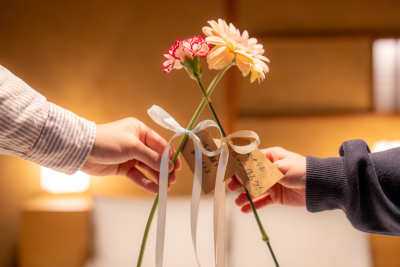 “花で気持ちを交わす”新しいバレンタイン体験　Nazuna