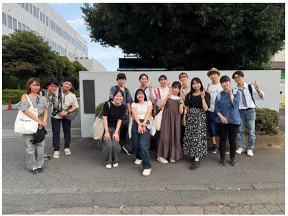 明大生が企業博物館のショート動画をトータルプロデュ 明大生が企業博物館のショート動画をトータルプロデュ