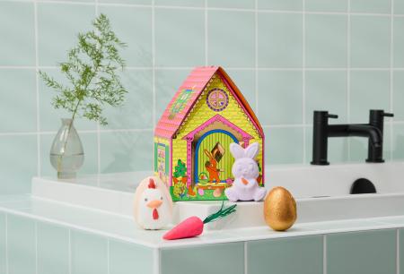 ＜ナチュラルコスメブランドLUSH＞愛らしいウサギたち