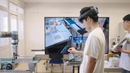 ユニバーサルロボット、国立高専、職業訓練施設にURの