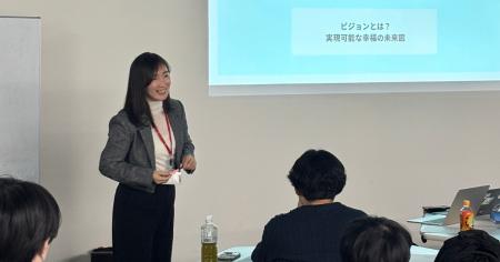 情報経営イノベーション専門職大学（iU）で特別講演。