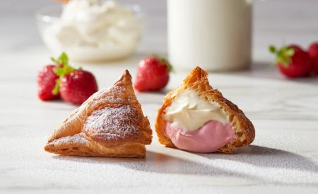 ”サクサク食感”のミルクパイに、甘酸っぱい苺クリーム