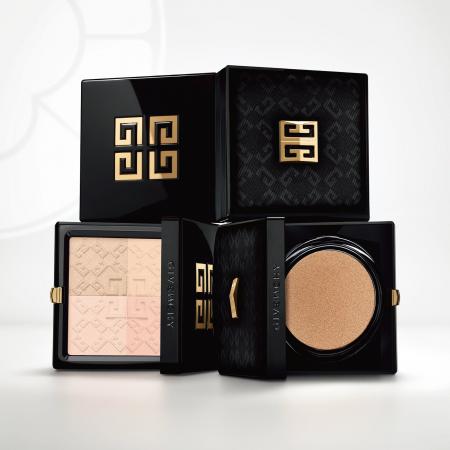 【ジバンシイ】クラシックなブラックとゴールドが響き