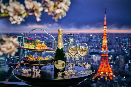 都会の夜空に咲き誇る桜を『ペリエ ジュエ』とともに