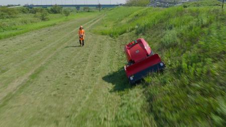 ハンドガイドとラジコンの一台二役で現場の課題utf-8