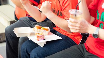 膝上テーブル「Kneeble(ニーブル)」Makuakeで2/9先行