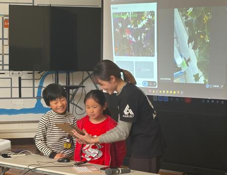 AGRIST、館山市から茨城県のキュウリを教室から収穫！